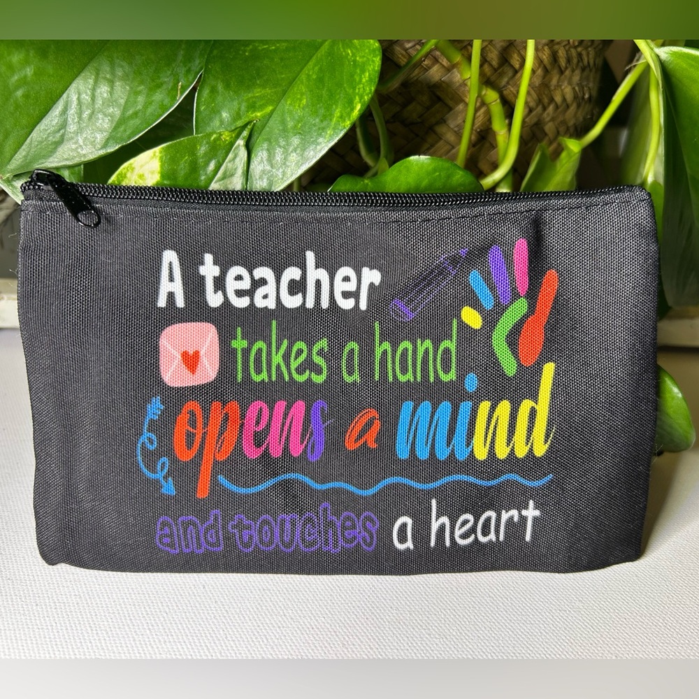💜4for$20💜 Teacher Quote Pouch